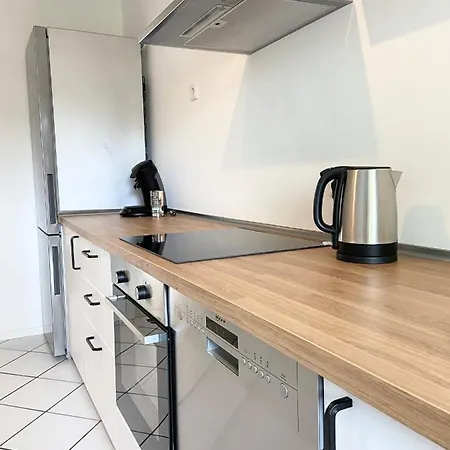 Work & Longstay In * Dusseldorf
