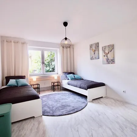 Work & Longstay In * Dusseldorf