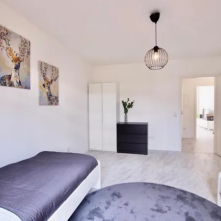 Work & Longstay In Dusseldorf